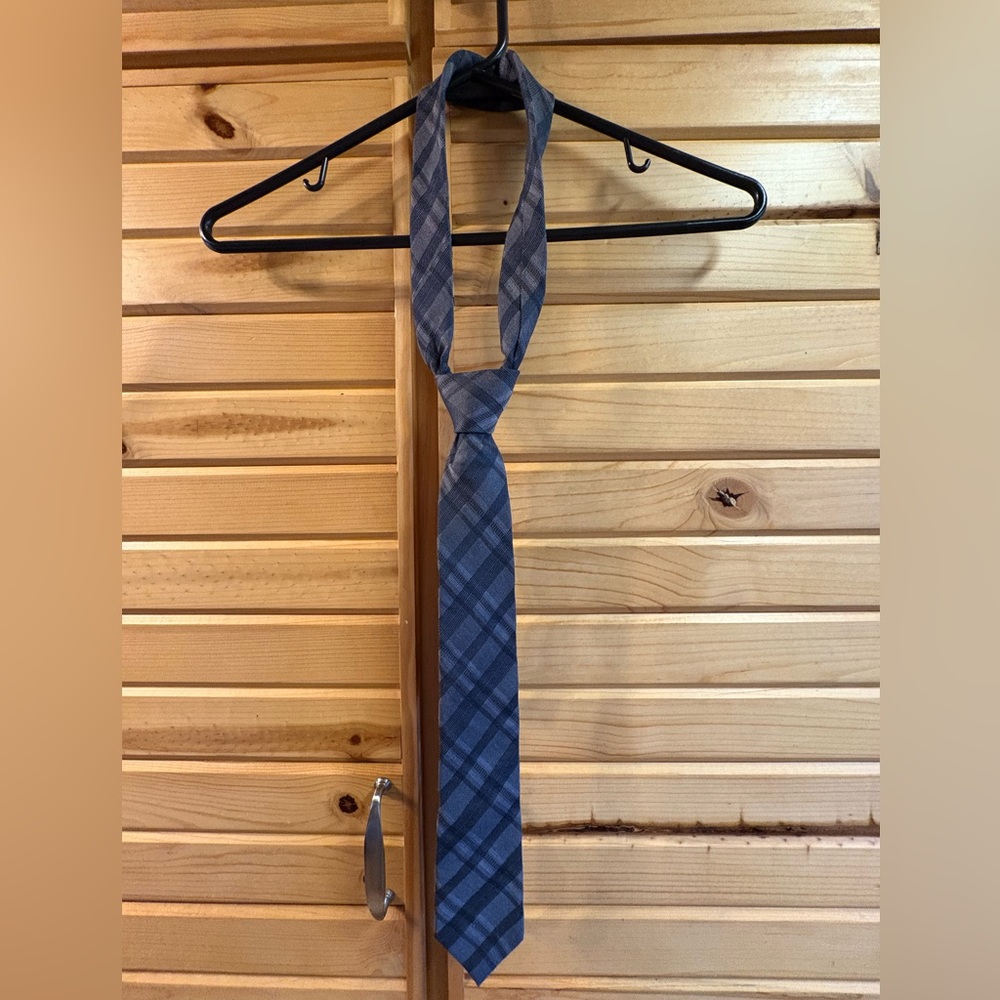 CALVIN KLEIN Men's Gray and Black Plaid Tie